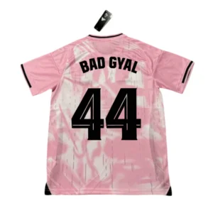 Real Madrid x Bad Gyal camiseta